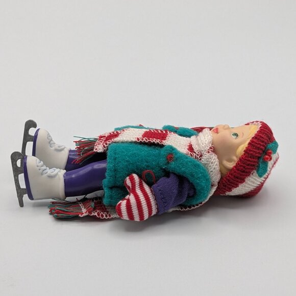 Hallmark Keepsake Mistletoe Miss 2002, 2nd in Mistletoe Miss Series, Porcelain - Picture 5 of 11